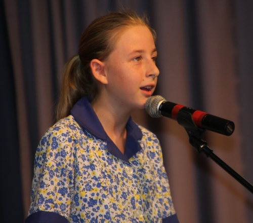 Mia singing