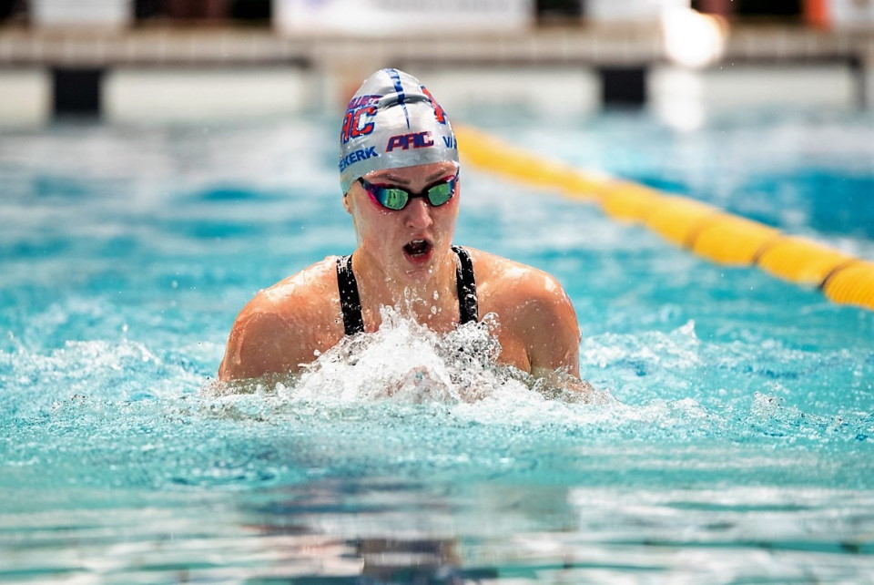 Lara van Niekerk 200m breaststroke