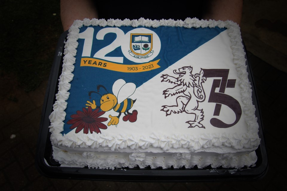 ladds cowan cake